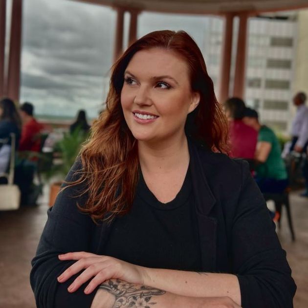 Flávia Ioppi, cabeleireira e proprietária do estúdio