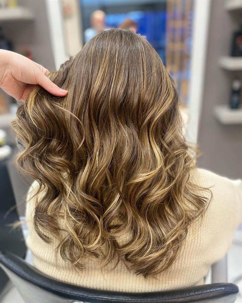 Cabelo iluminado com ondas